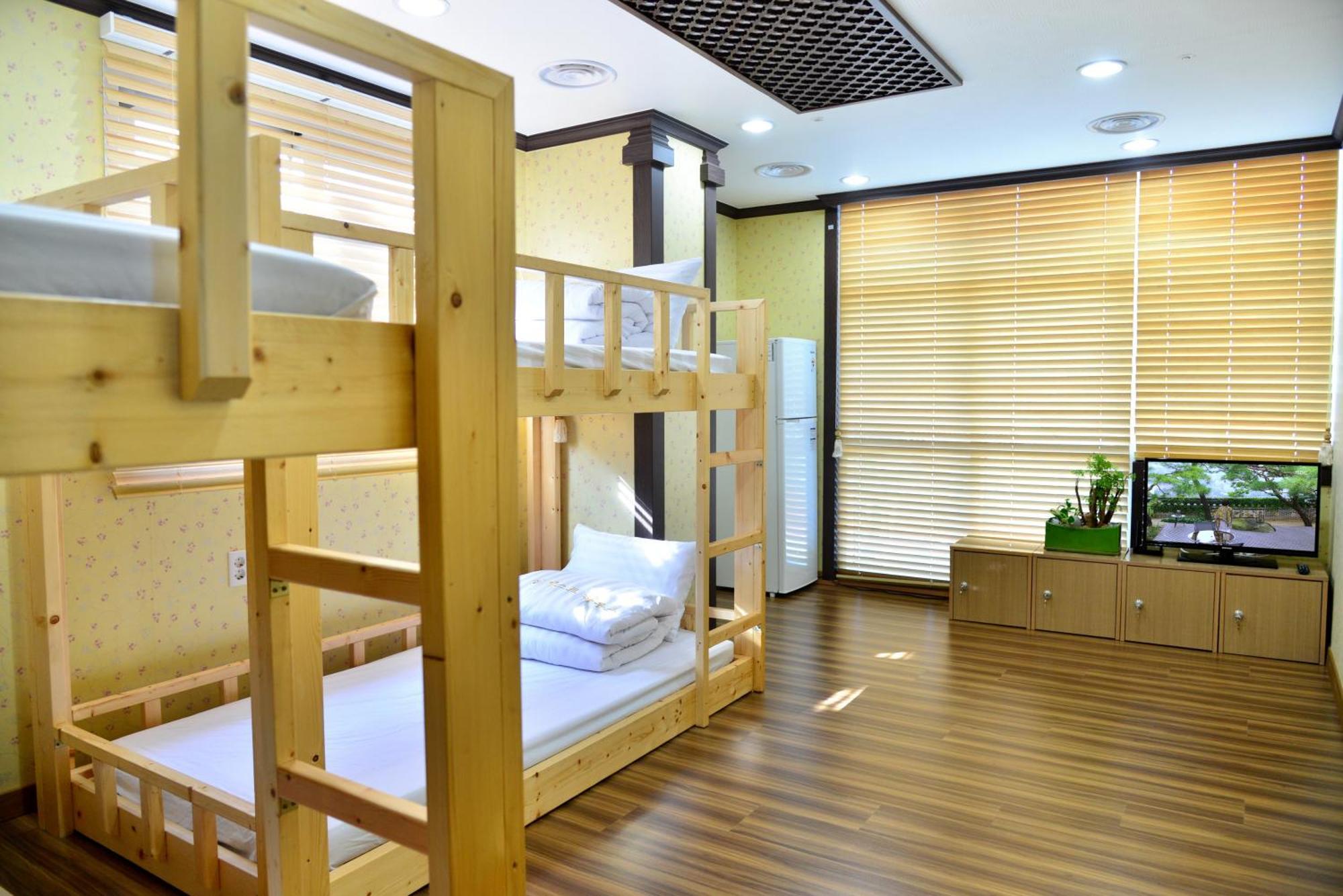 Seom Guesthouse Seogwipo Dış mekan fotoğraf
