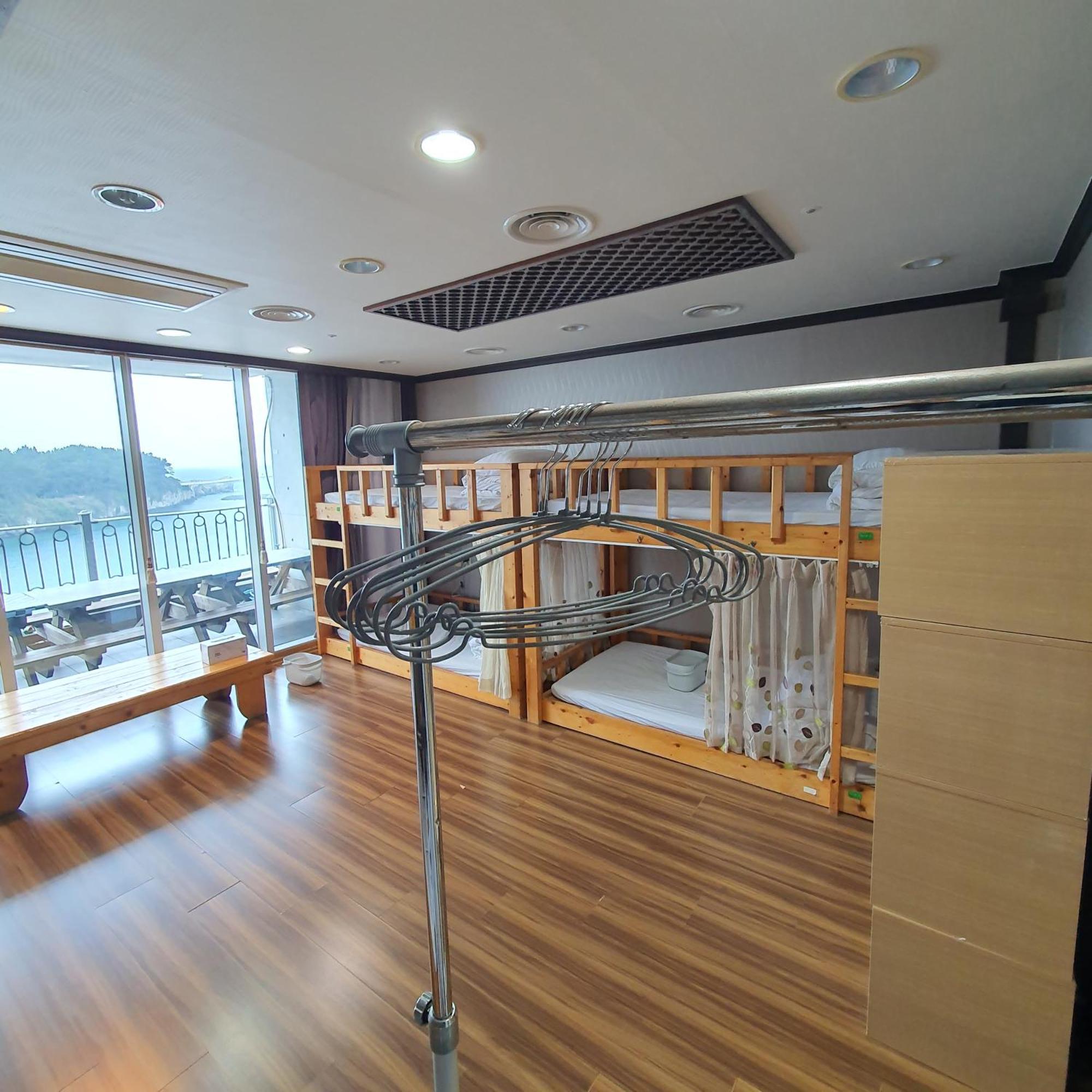 Seom Guesthouse Seogwipo Dış mekan fotoğraf