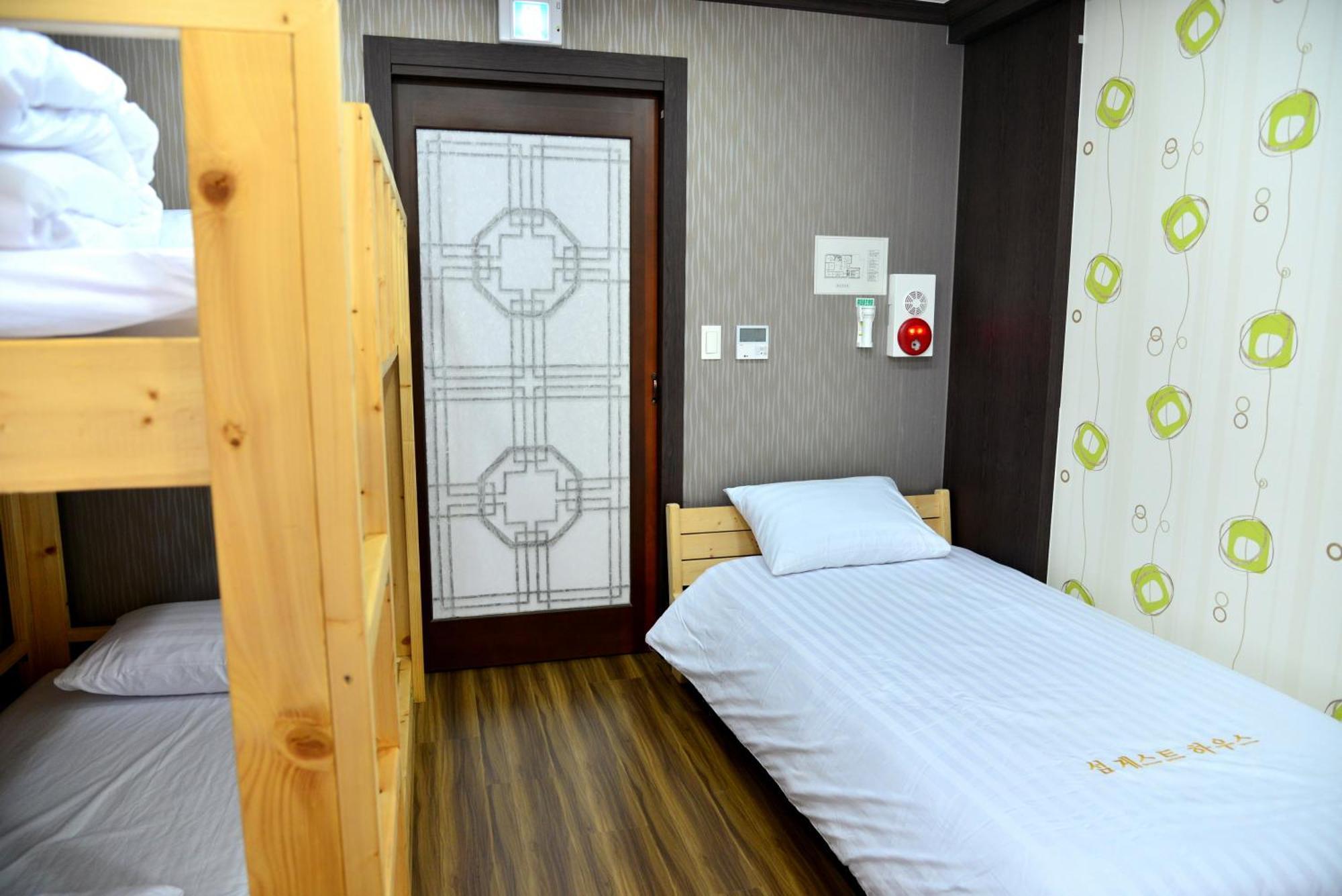 Seom Guesthouse Seogwipo Dış mekan fotoğraf