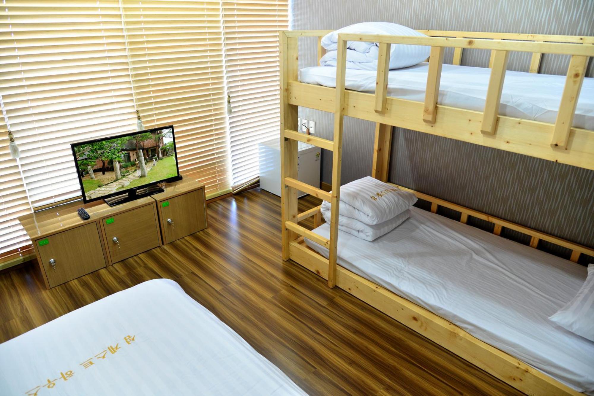 Seom Guesthouse Seogwipo Dış mekan fotoğraf